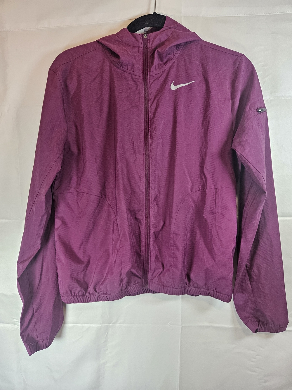 Nike Running Magenta Windbreaker Reflective Swoosh Lightweight Athleisure Casual